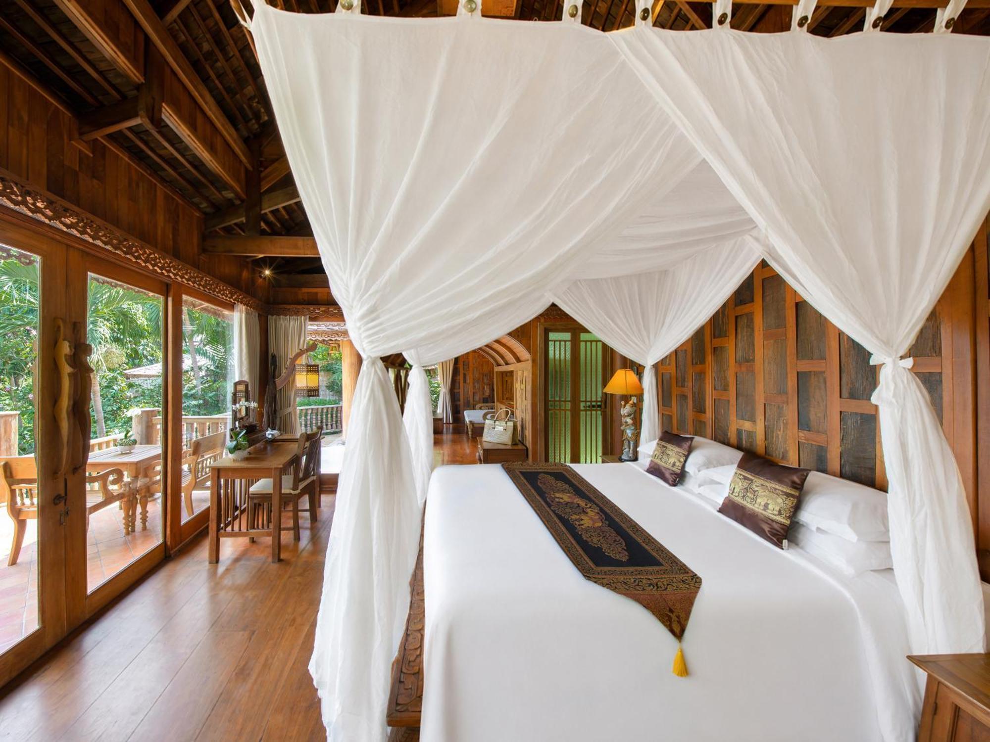 Sea View Villa THB 2000 Net Resort Credit per