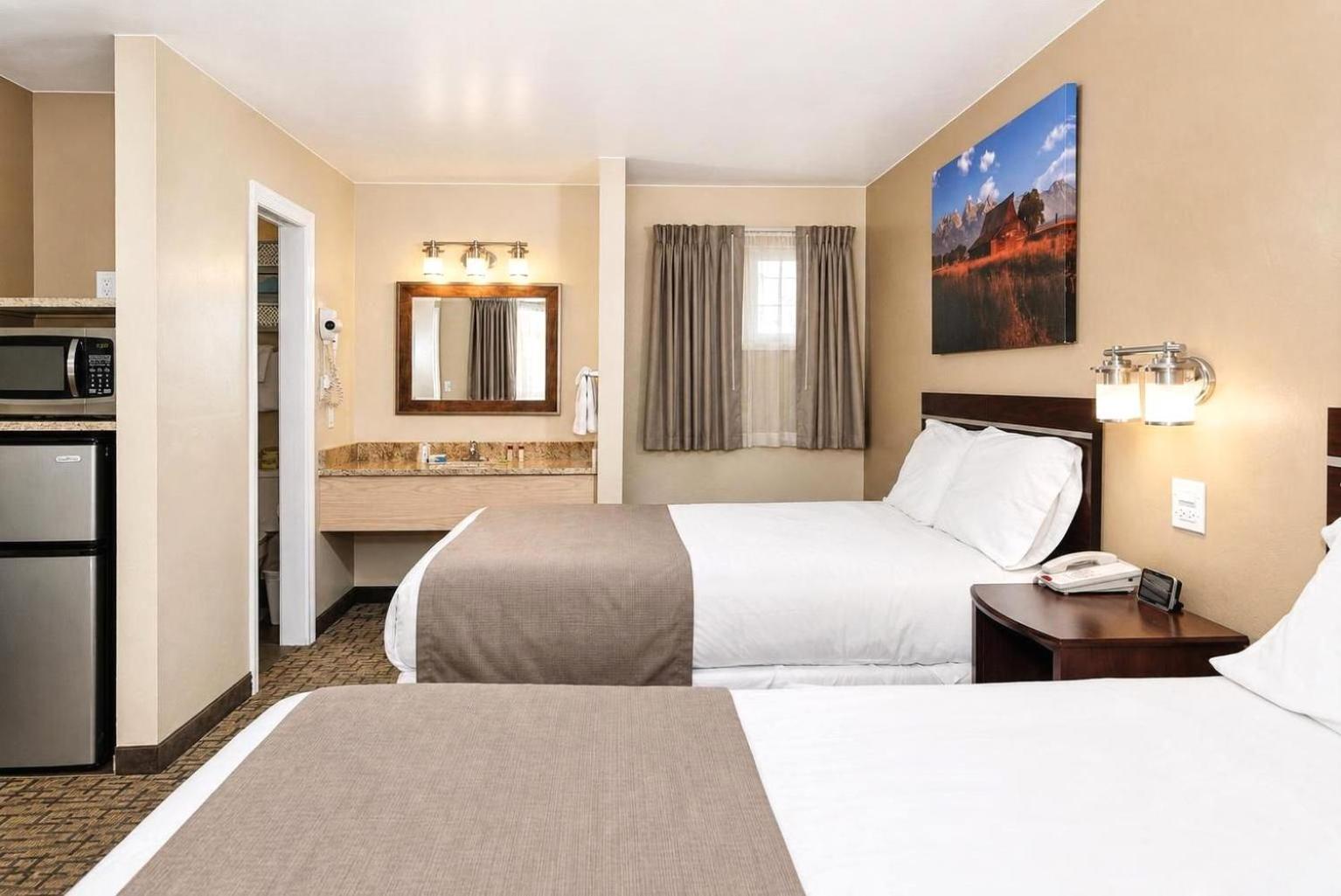 Queen Room Two Queen Beds