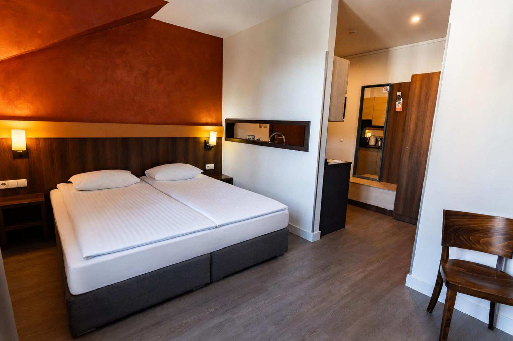 Deluxe Double Room Kichenette
