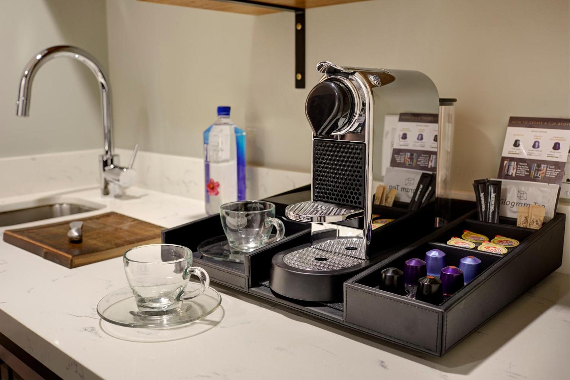 Deluxe King Studio Suite