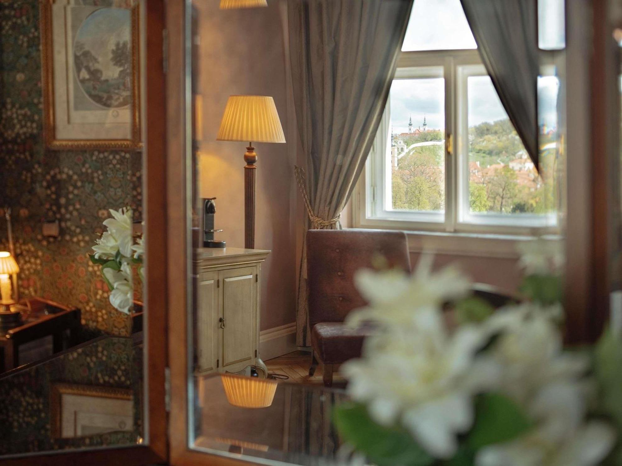 Deluxe King Room River View