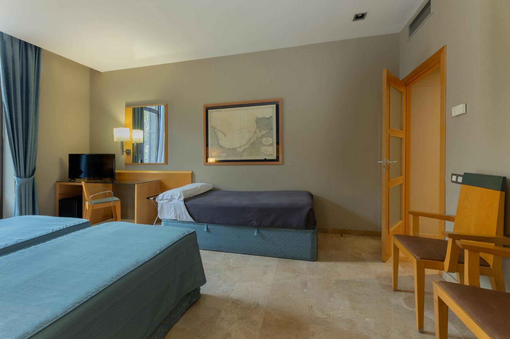 Double Room Extra Bed Balcony