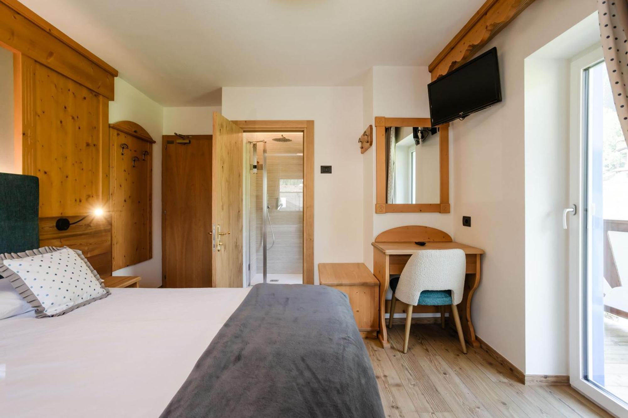 Double Room Mountain View