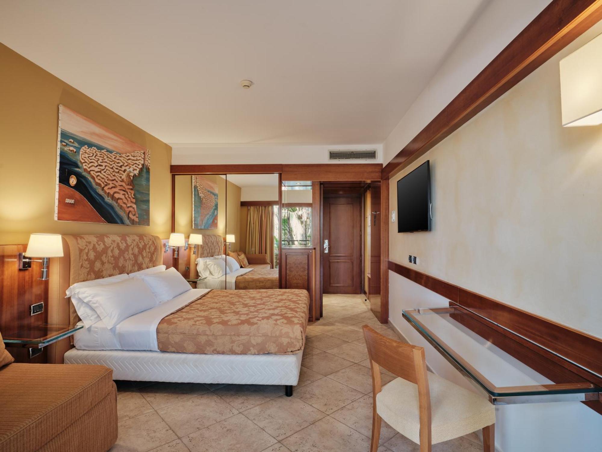 Double Room Pool View