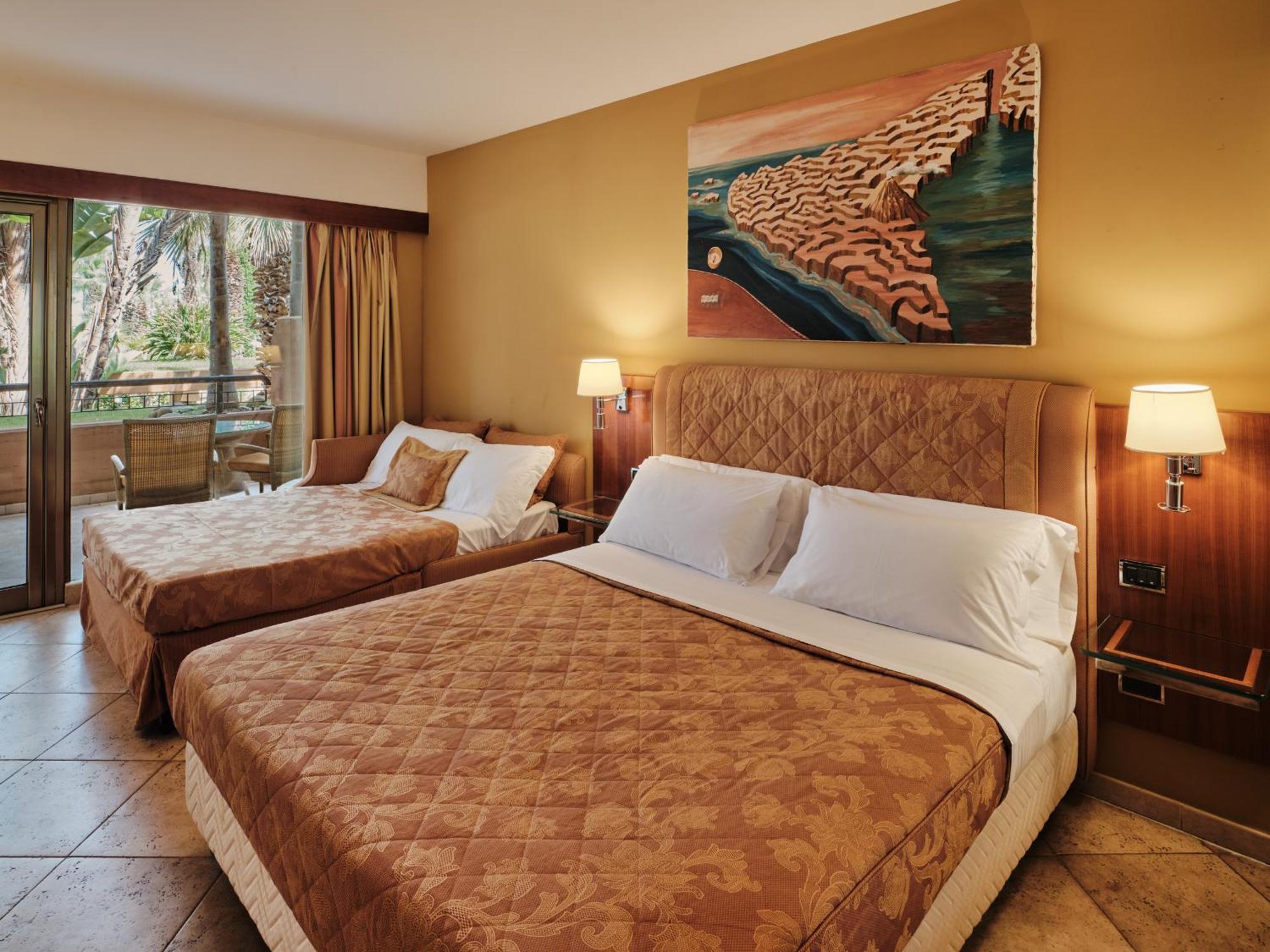 Deluxe Triple Room