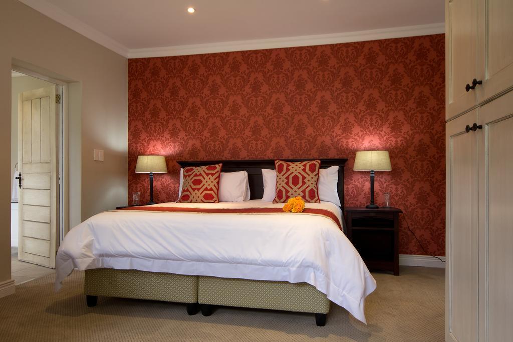 Luxury Double or Twin Room 3 Oranje Nassua Street
