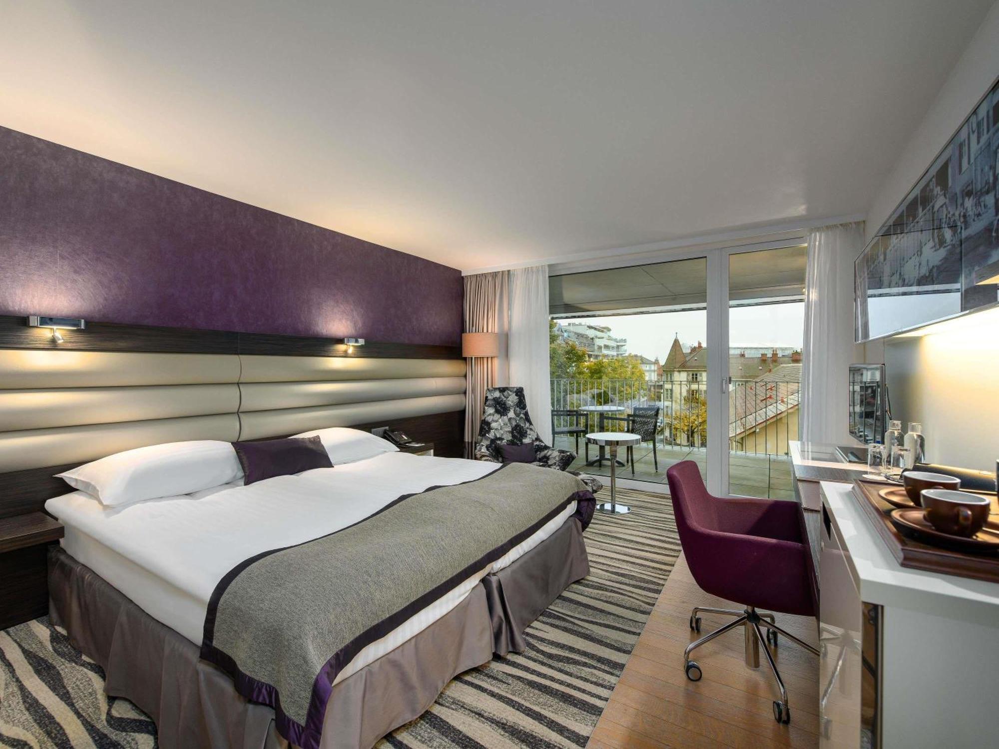 Premium Queen Room