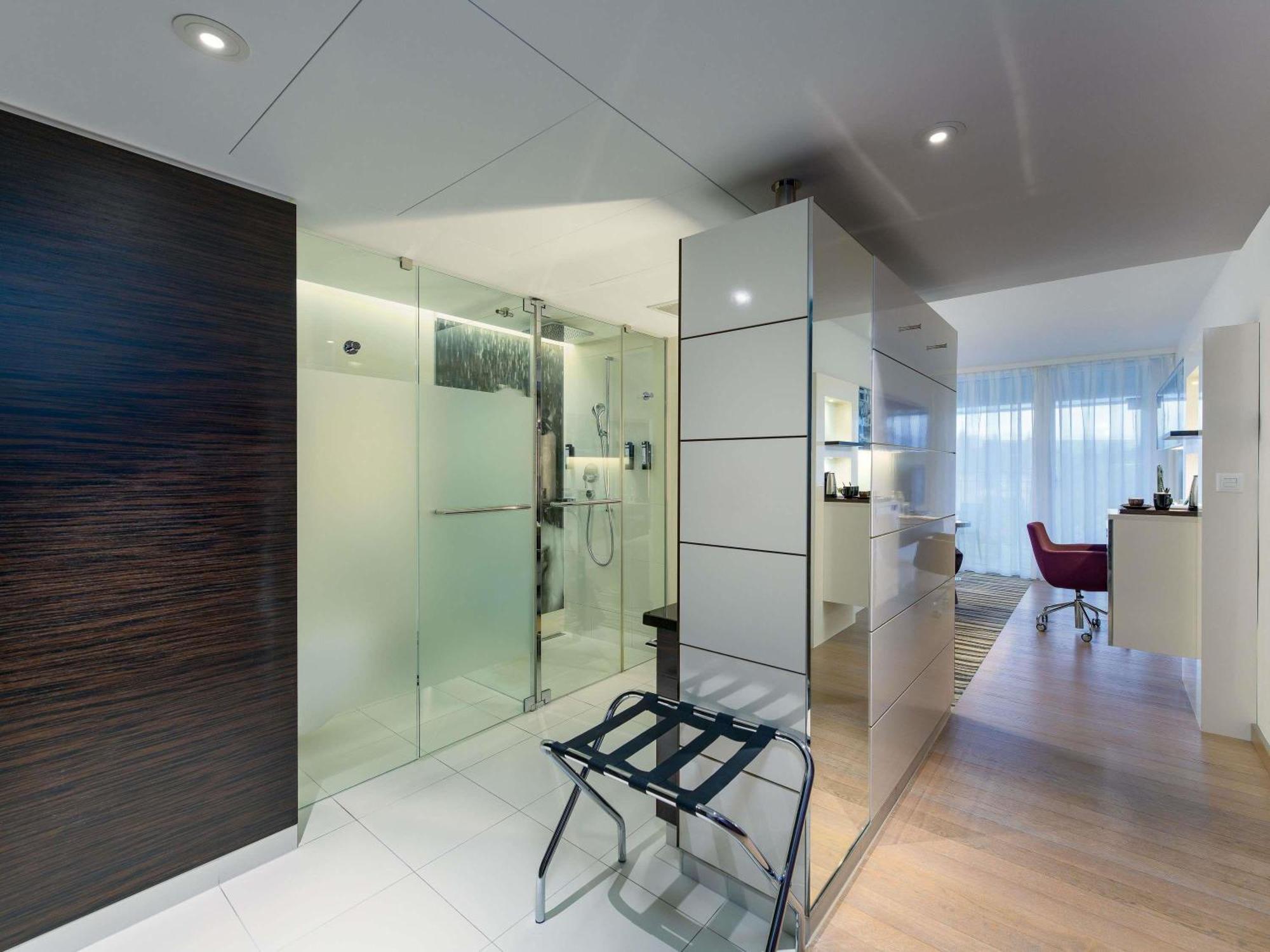 Premium Queen Room