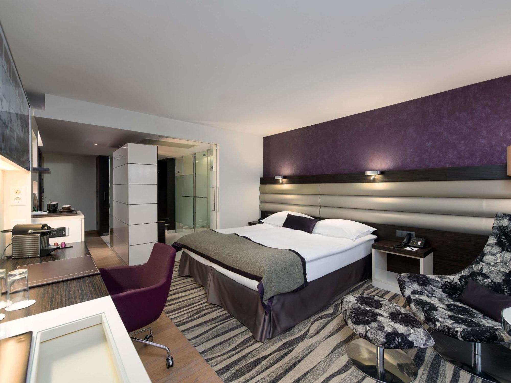 Premium Queen Room