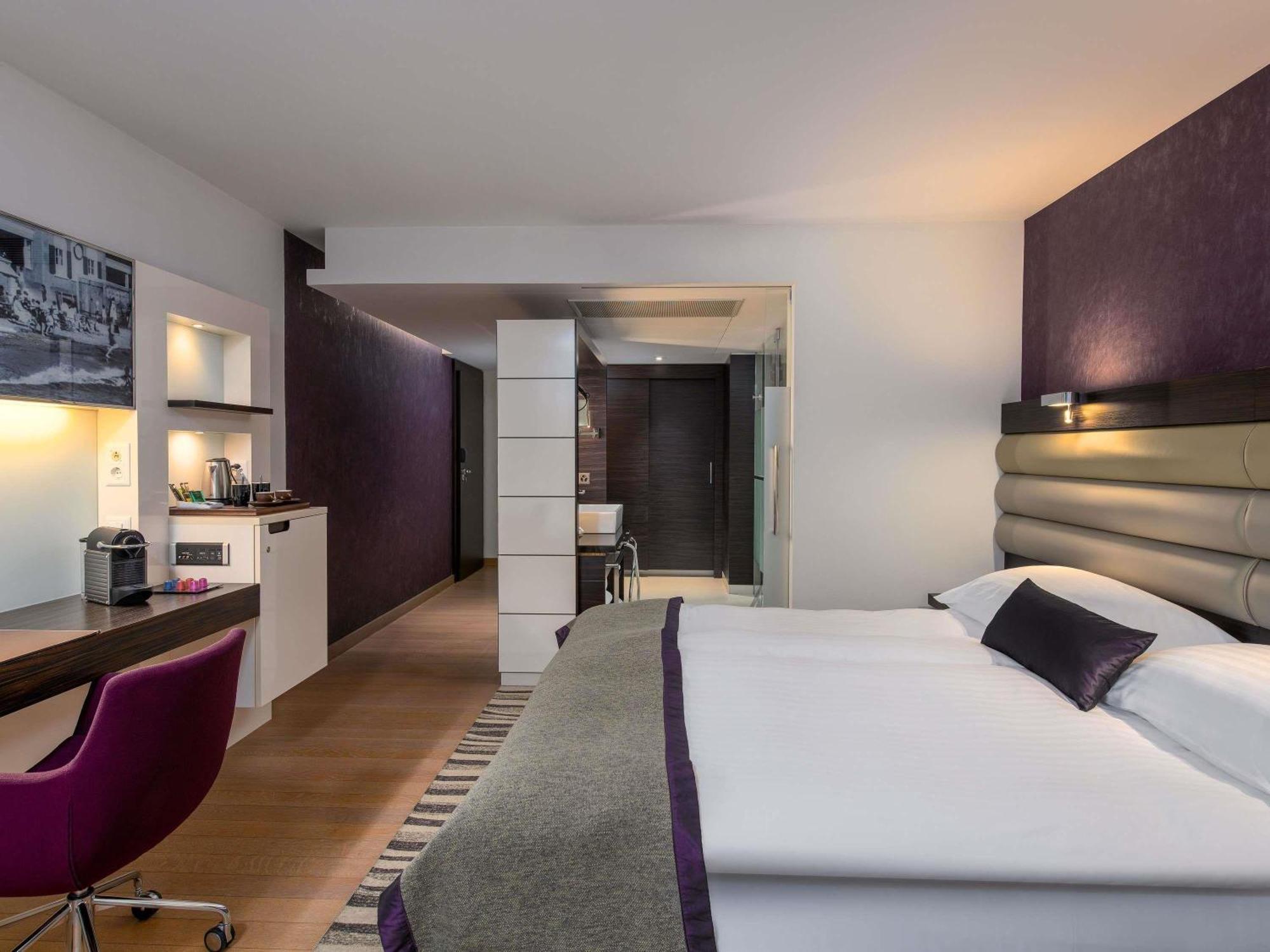 Premium Queen Room