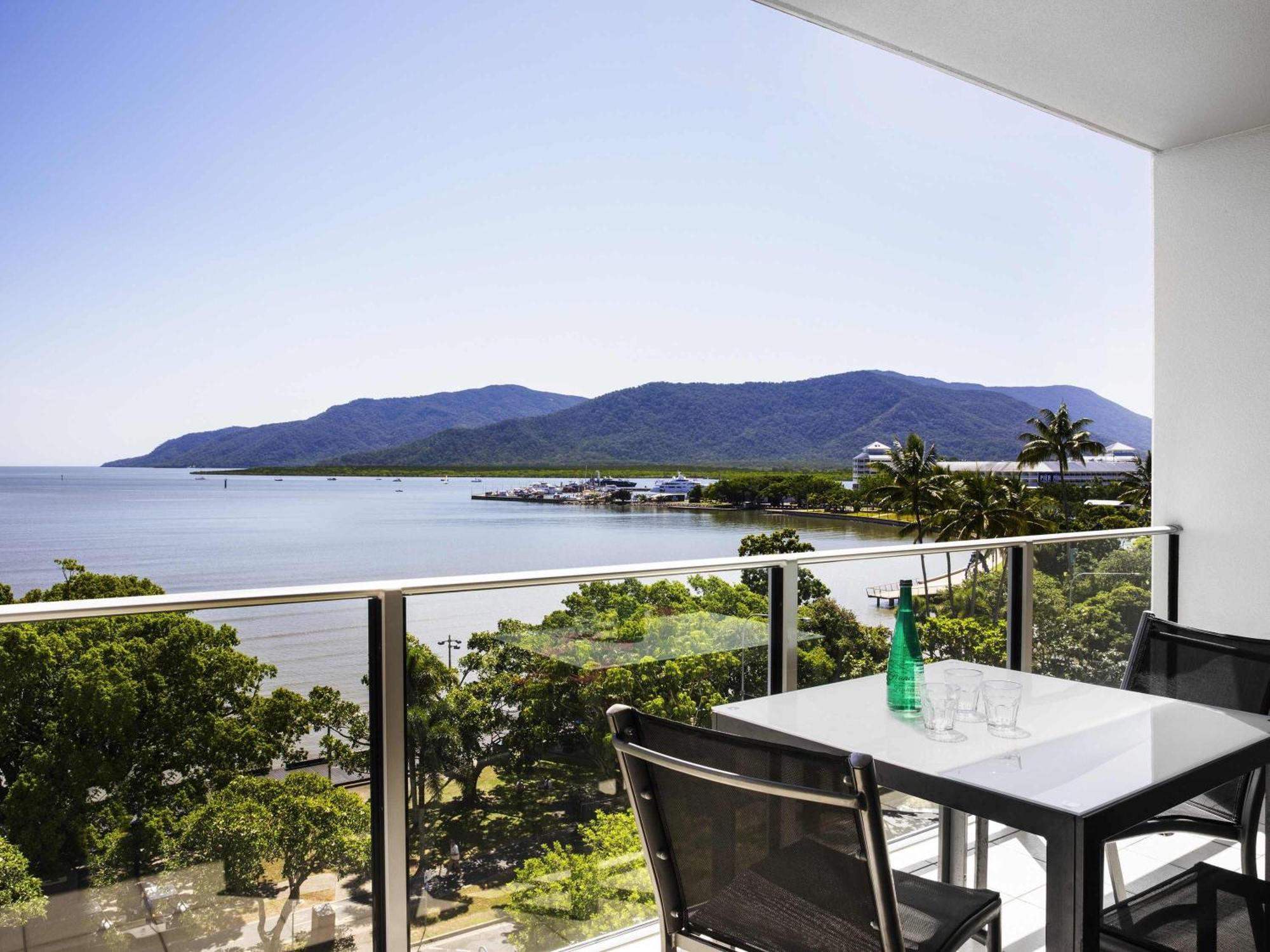 One-Bedroom Ocean View Apartment
