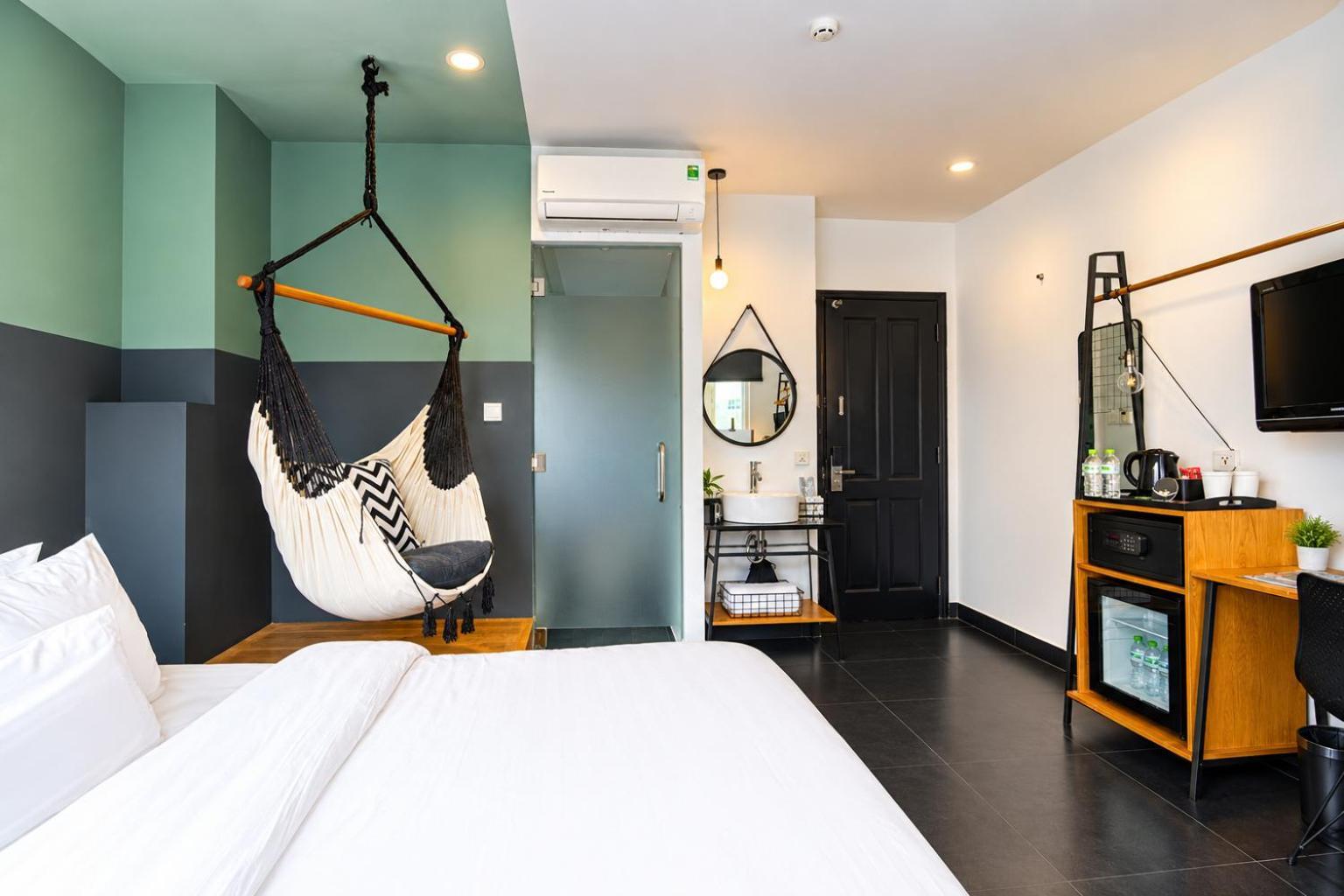 DELUXE DOUBLE NEST LAUNDRY MINIBAR