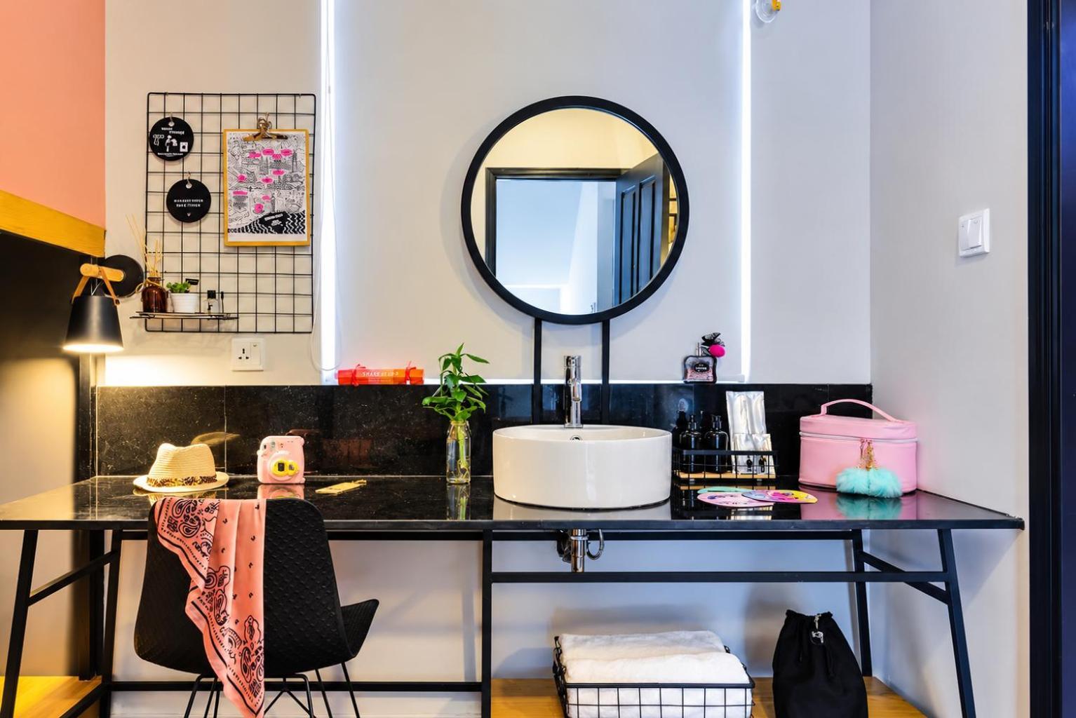 DELUXE TWIN NEST LAUNDRY MINIBAR