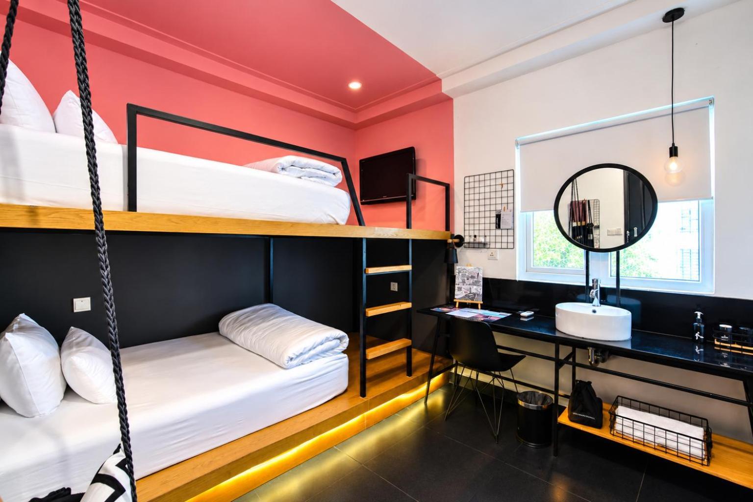 DELUXE TWIN NEST LAUNDRY MINIBAR