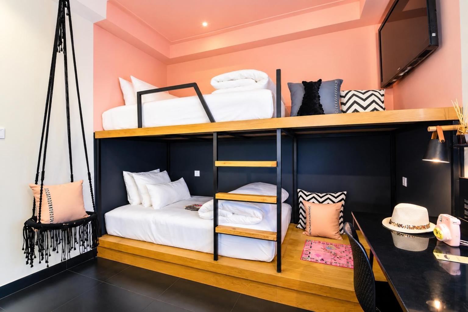 DELUXE TWIN NEST LAUNDRY MINIBAR
