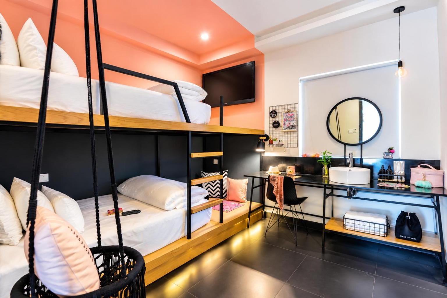 DELUXE TWIN NEST LAUNDRY MINIBAR