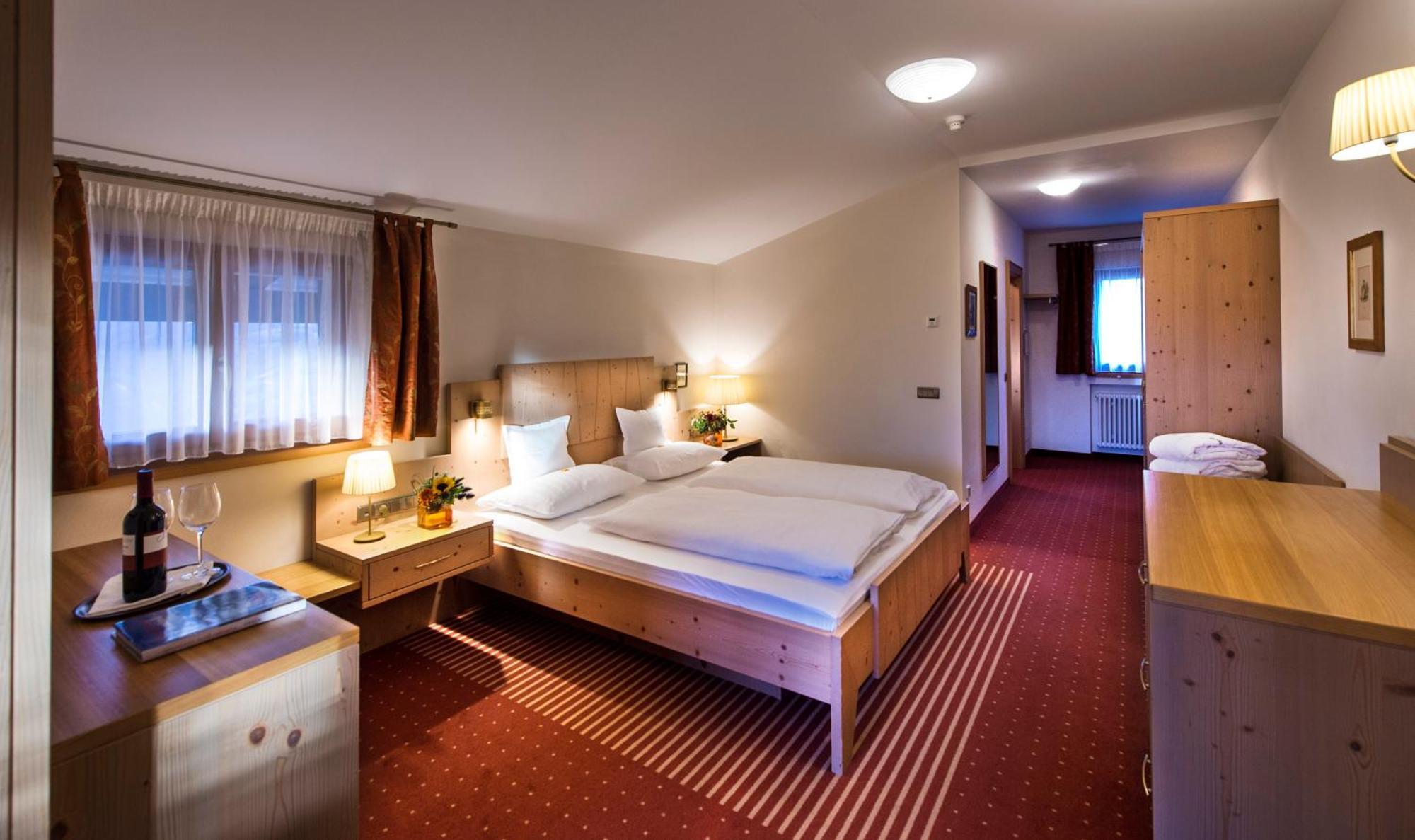 Superior Double or Twin Room Mountain View