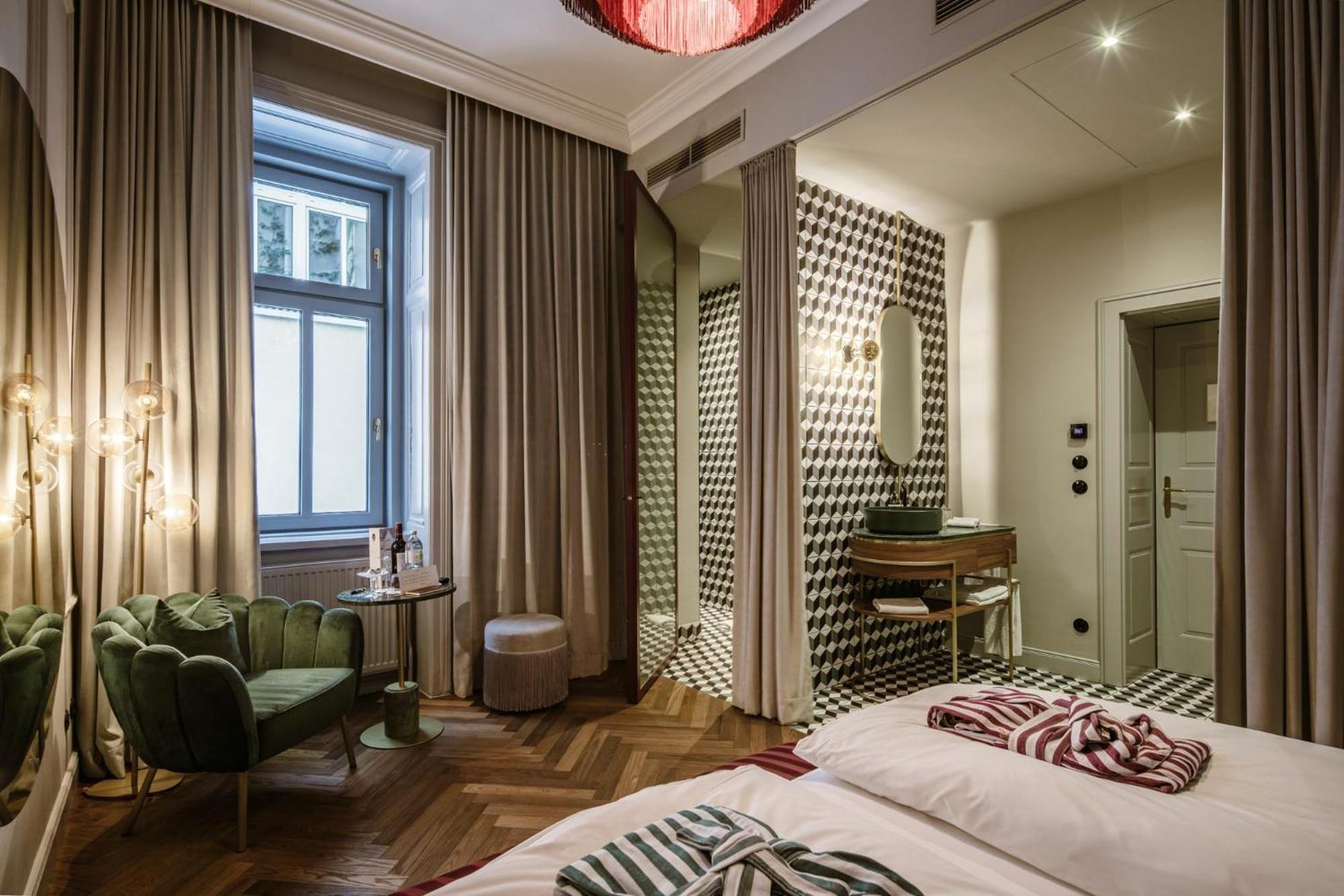 Doppelzimmer – Josefine Sur Cour