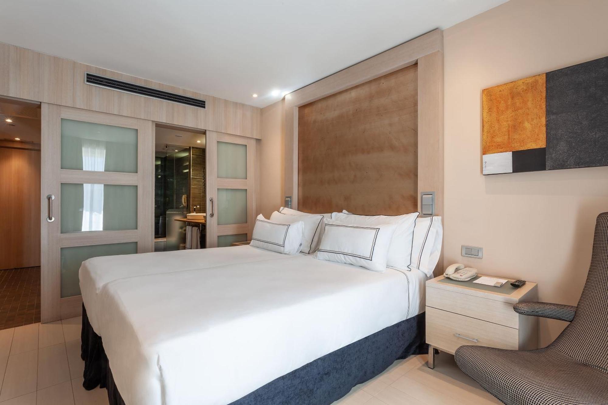 Melia Twin Room