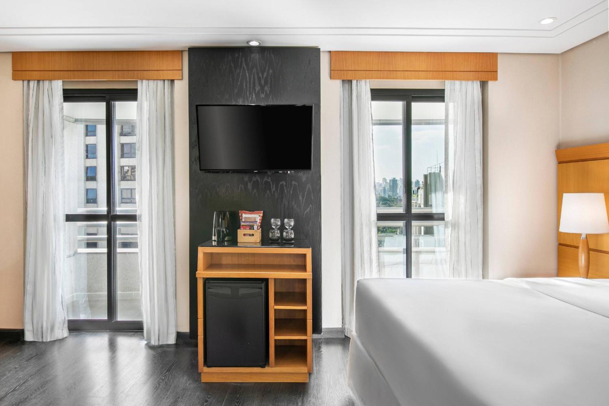 Deluxe King Balcony