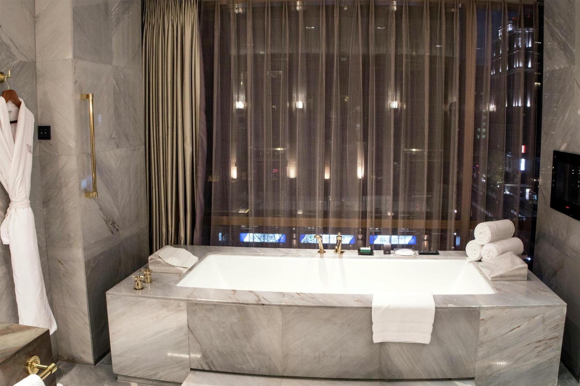Premier King Room Panoramic View