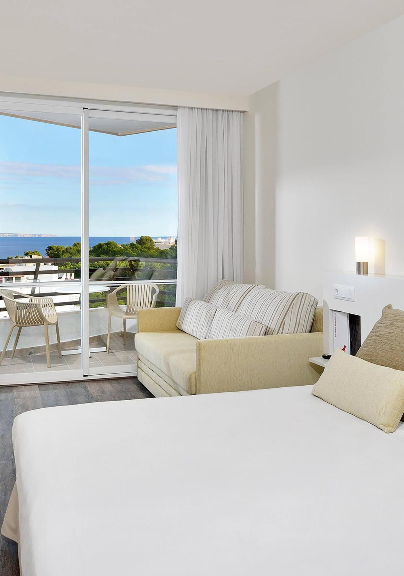 Sol Room Pool View