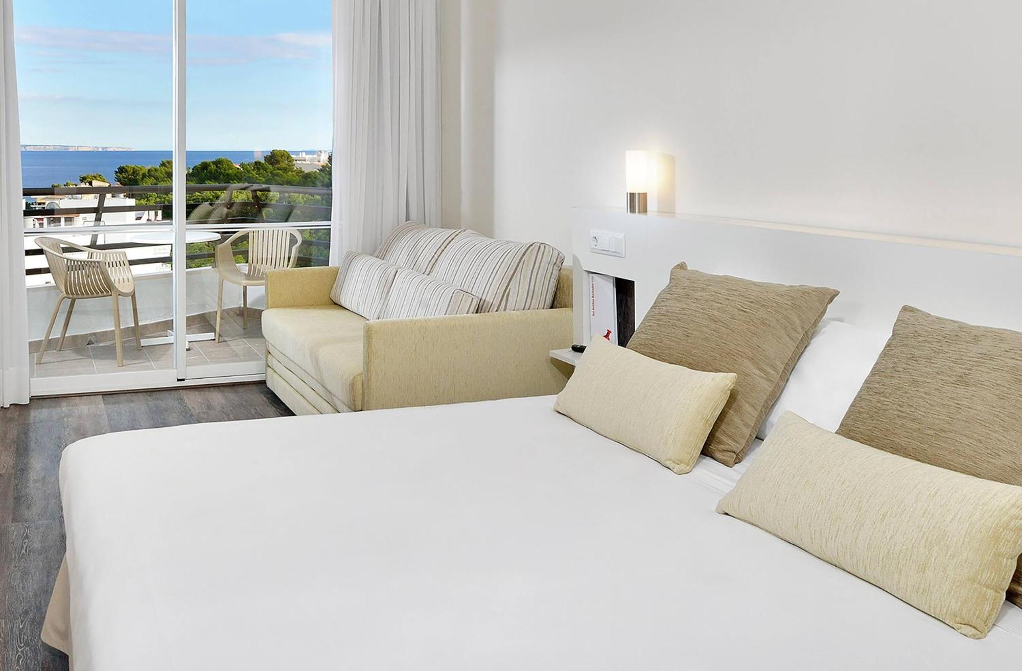 Sol Room Front Sea View
