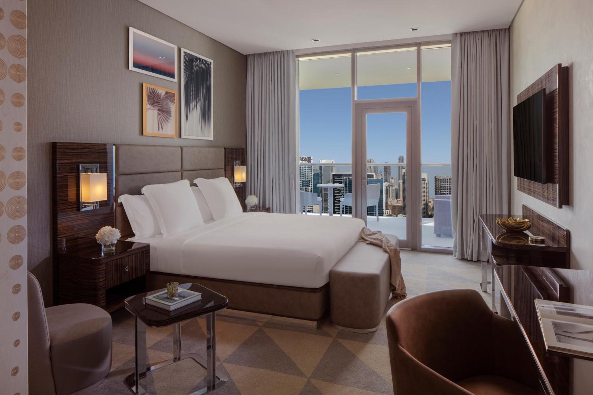 VIP King Balcony City Skyline View