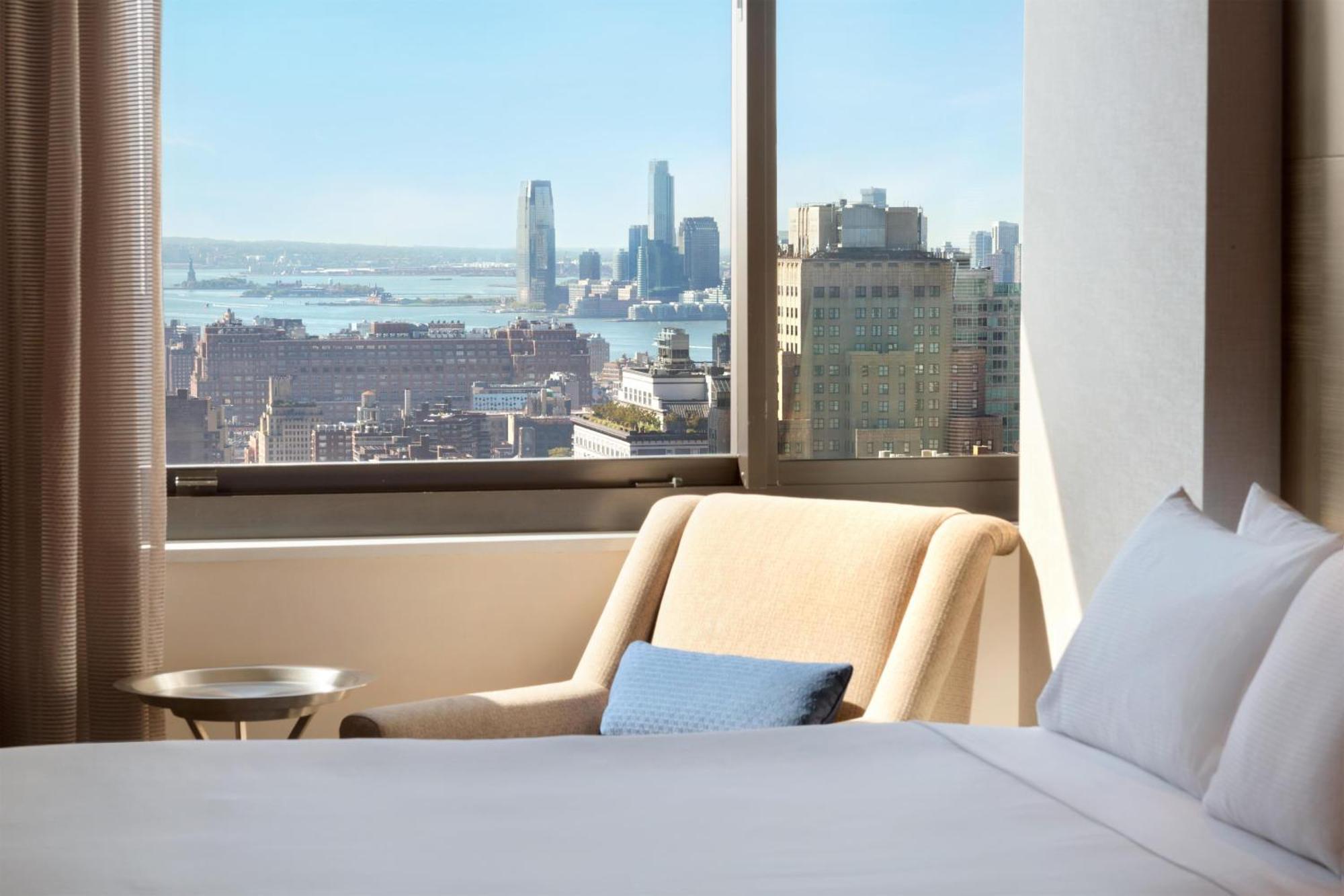 Deluxe King Room High Floor