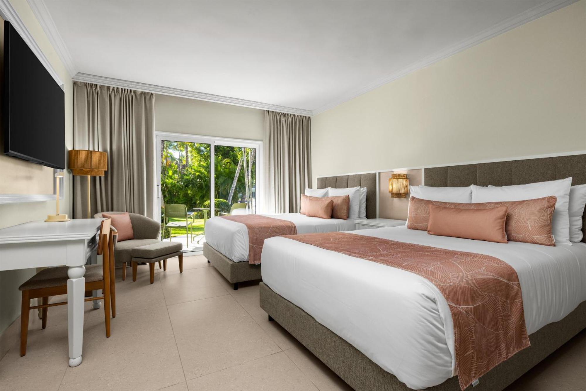 Standard Queen Room Two Queen Beds Tropical View