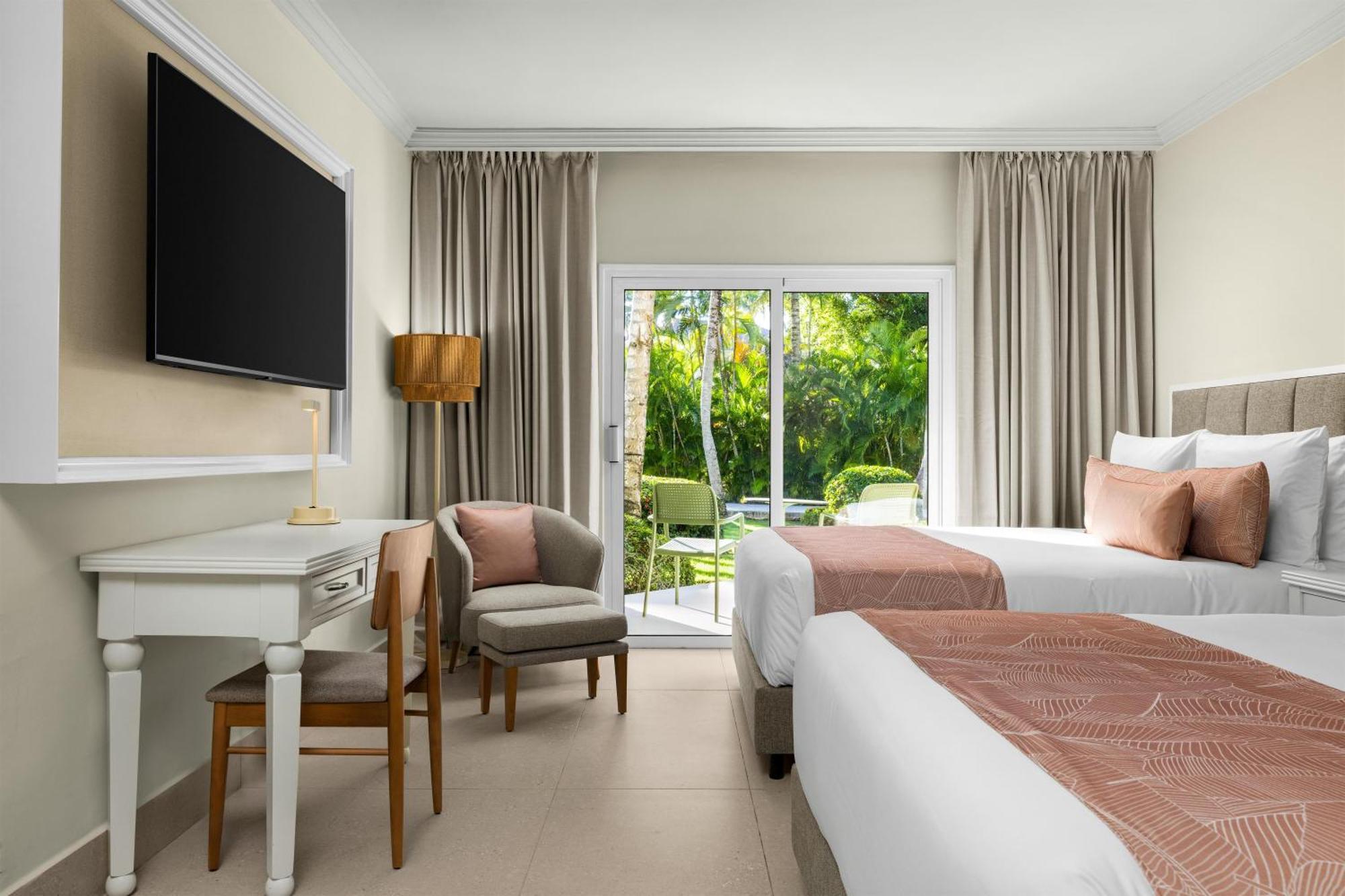 Standard Queen Room Two Queen Beds Tropical View