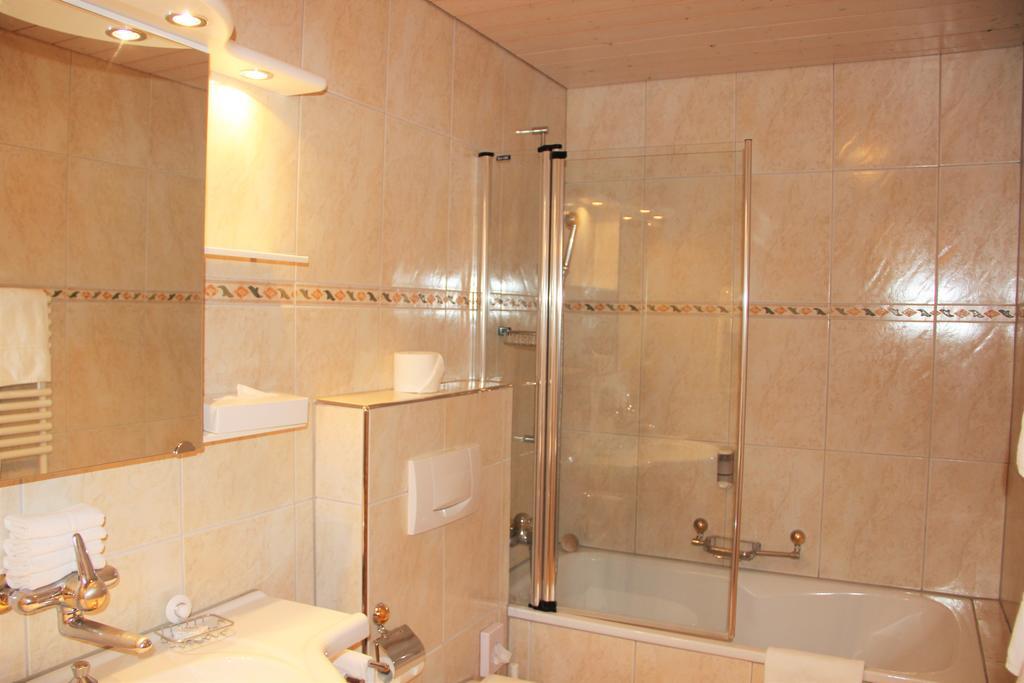 Deluxe Family Suite Eiger View & Balcony,763093531:JPEG