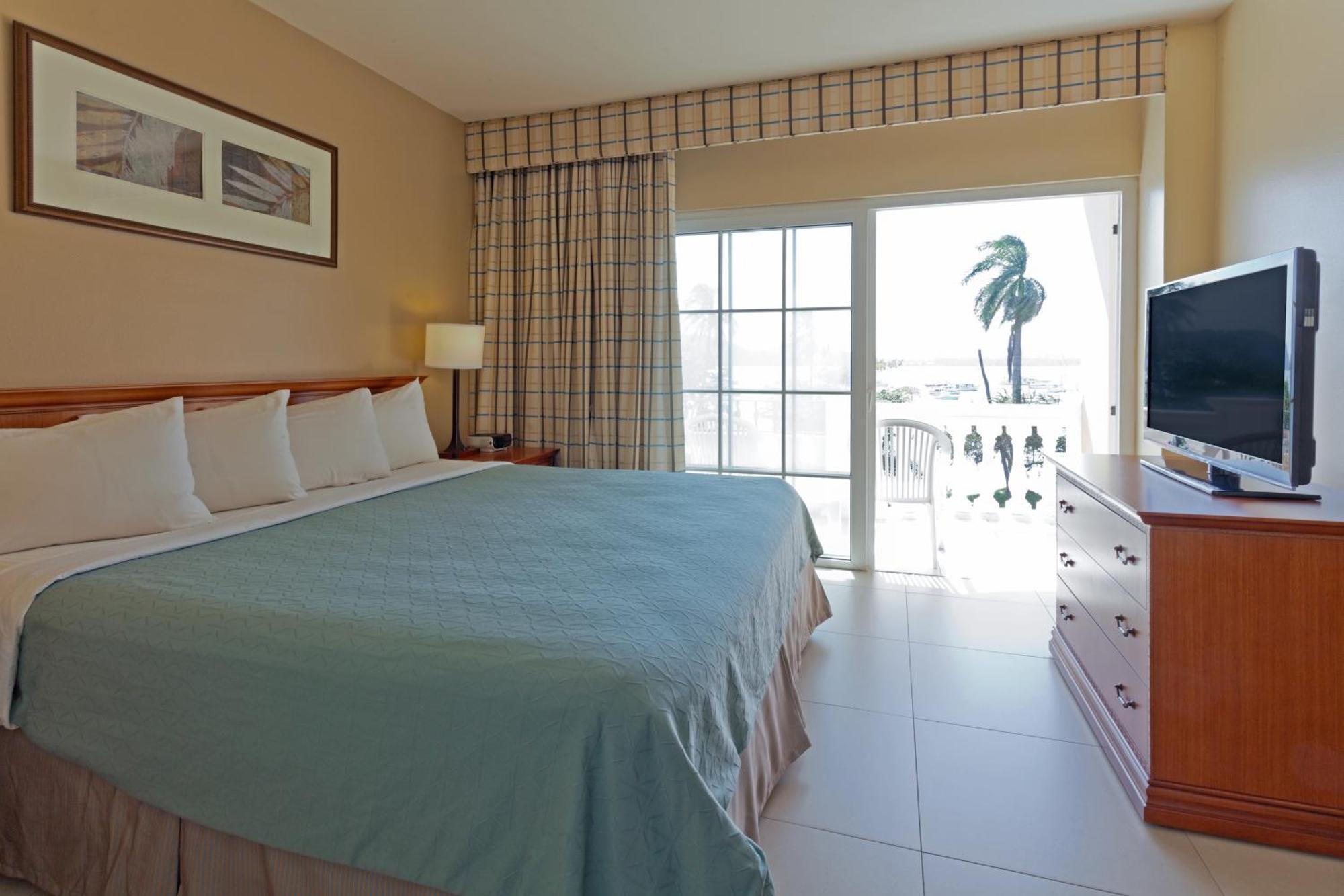 One-Bedroom King Suite with Ocean View - Non-Smoking,544208940:JPEG