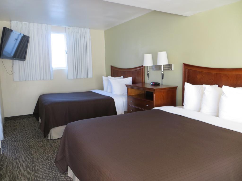 Queen Room Two Queen Beds