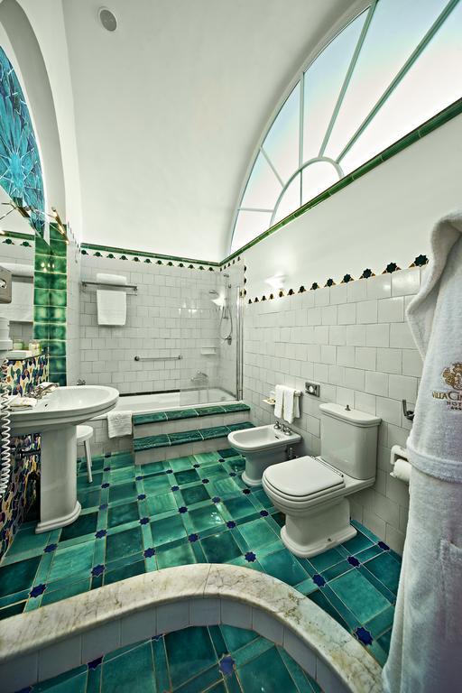 Suite with Frescoes Ceiling and Sea View
