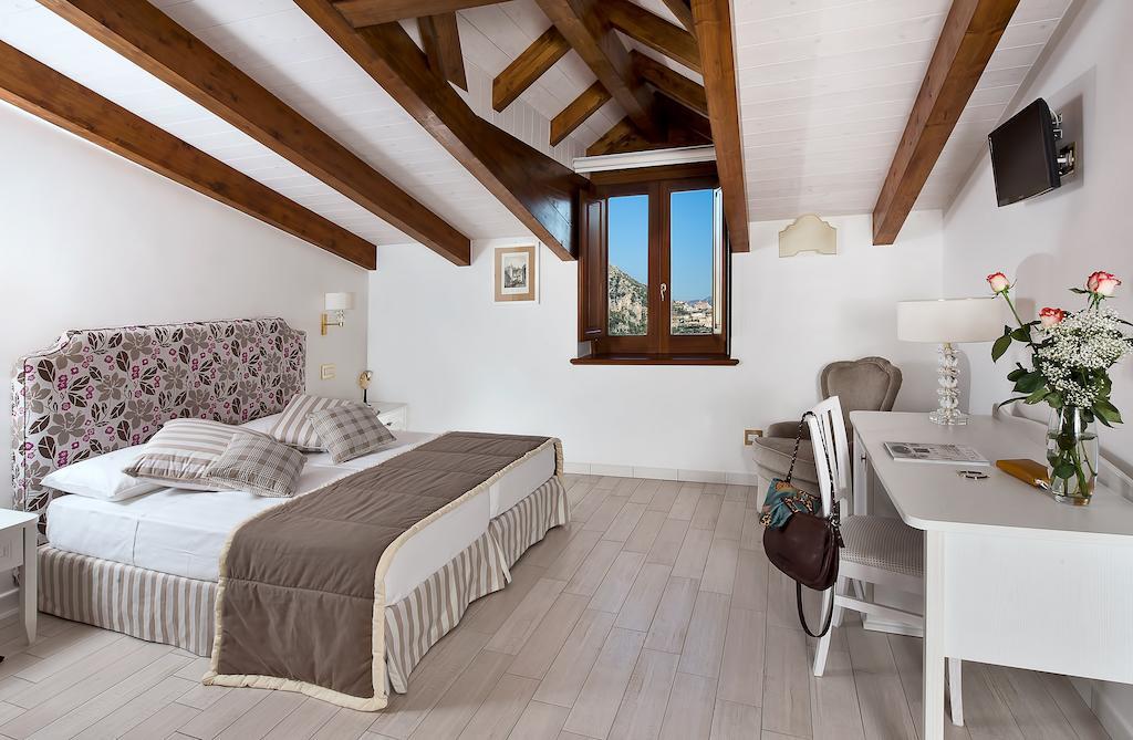 Deluxe Double Room Spa Bath