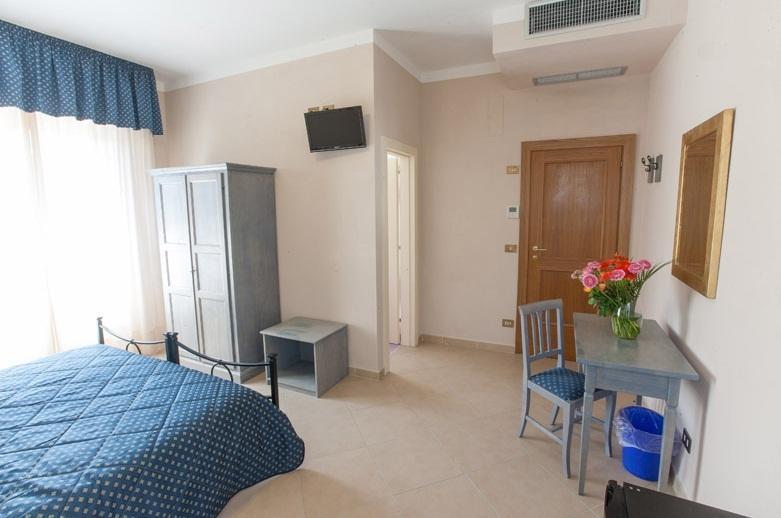 Double or Twin Room,685879911:JPEG
