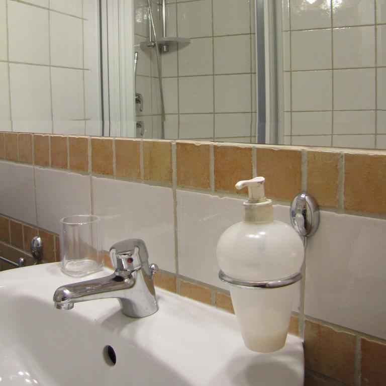 Small Twin Room,249645781:JPEG