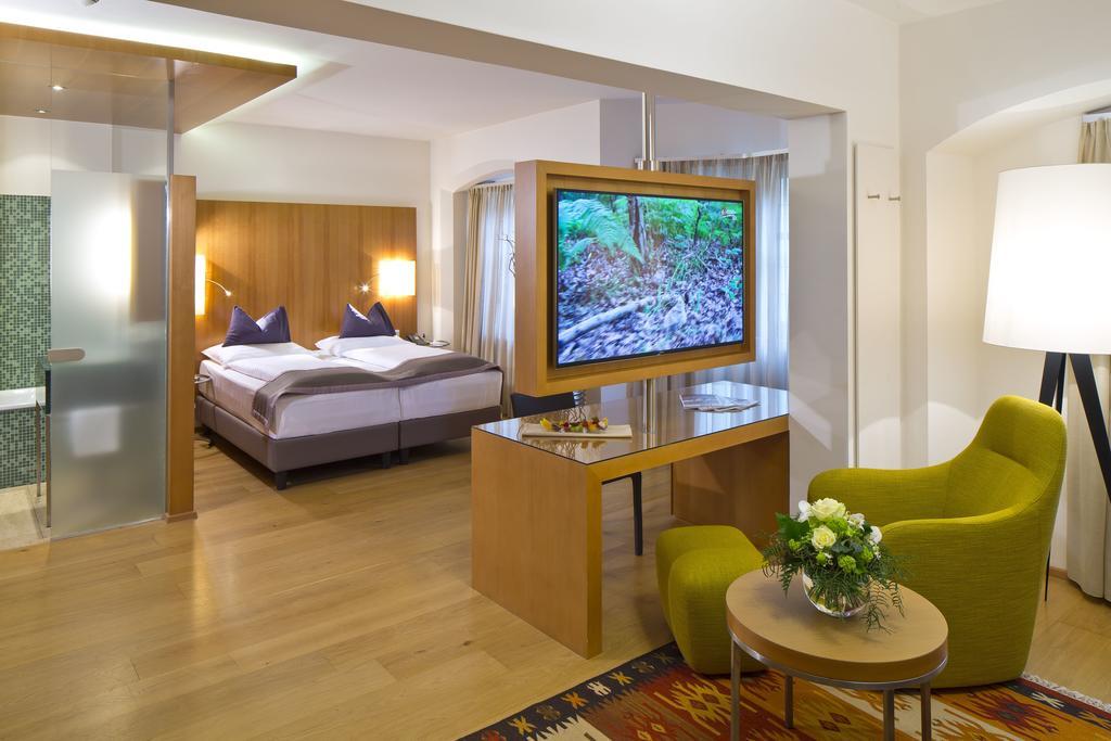 Junior Suite Maximilian with Air Conditioning (with 2 bathrooms),254406485:JPEG