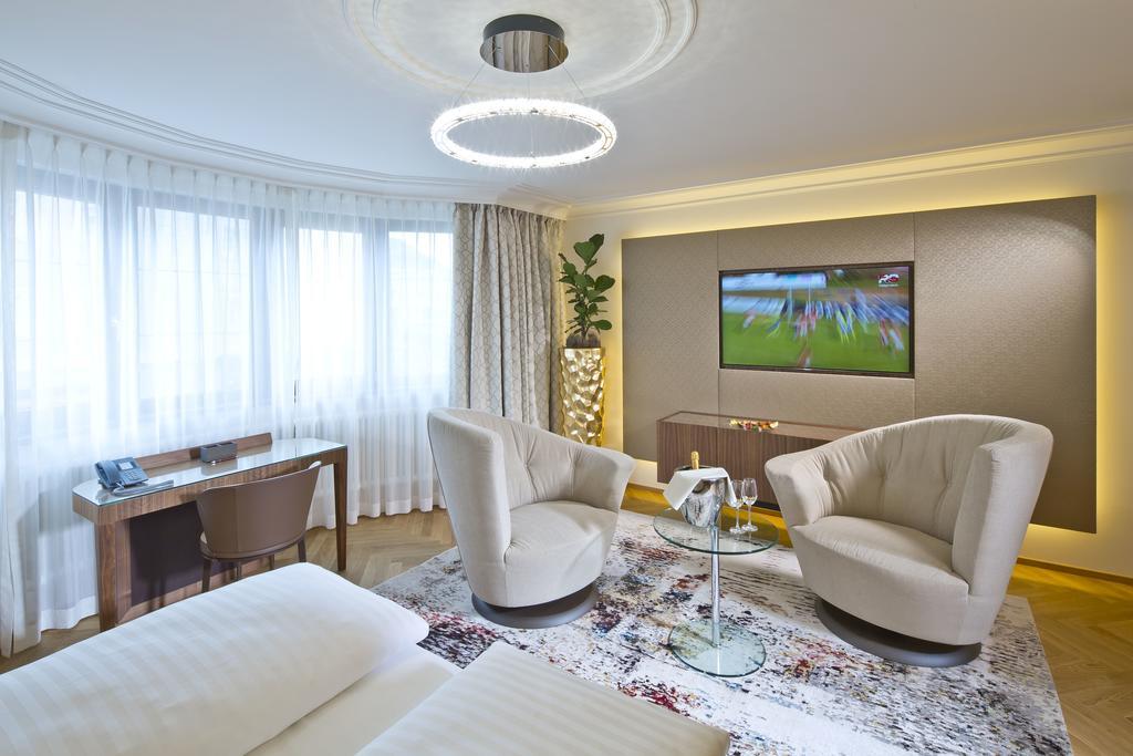 Junior Suite Stadthaus with Air Conditioning (Adults only),254406785:JPEG