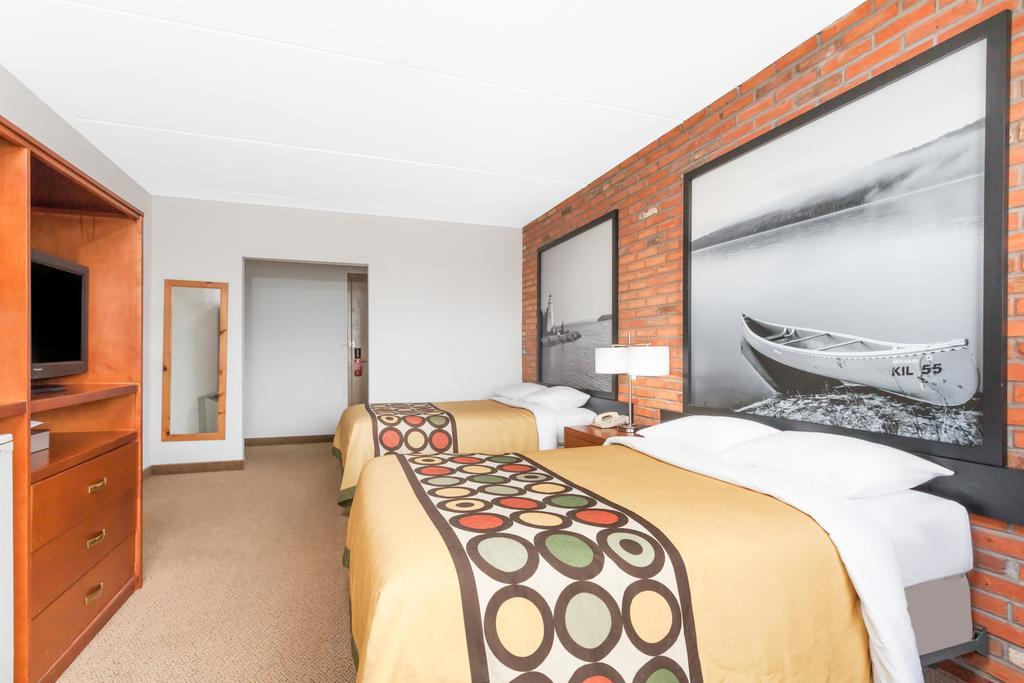 Queen Room with Two Queen Beds - Non-Smoking