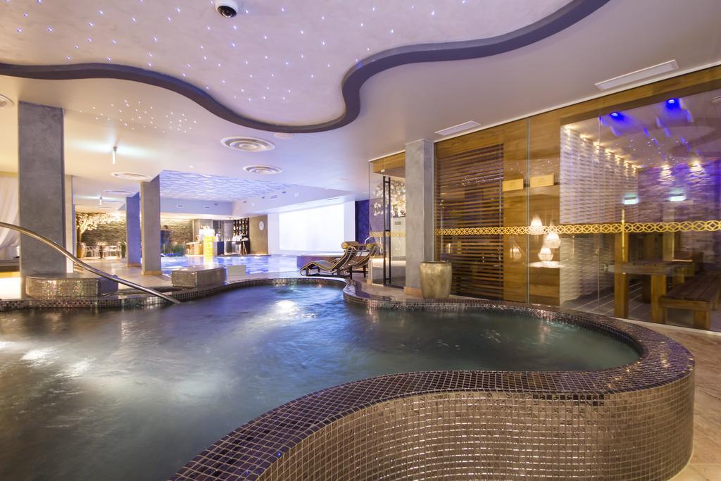 Double or Twin Room with Exclusive SPA18+ Access,377194948:JPEG