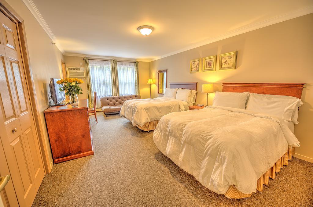 Standard Double Room with Two Double Beds,343894993:JPEG