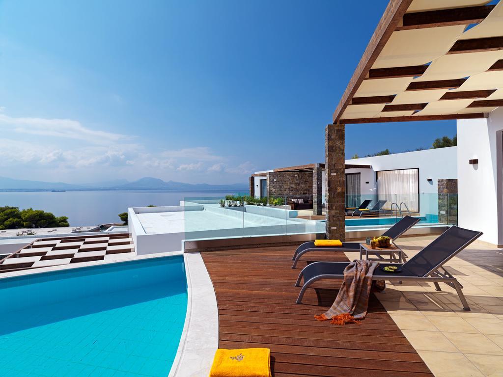 Suite de Luxe avec Piscine Privée - Vue sur Mer