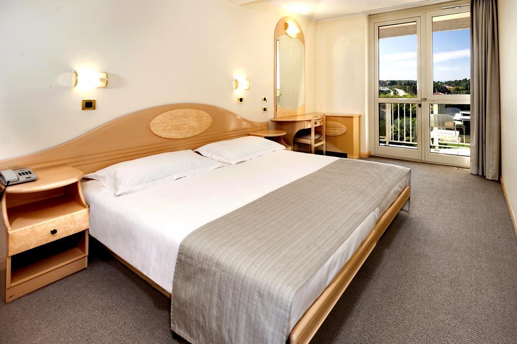 Classic Room with Balcony - Sea Side