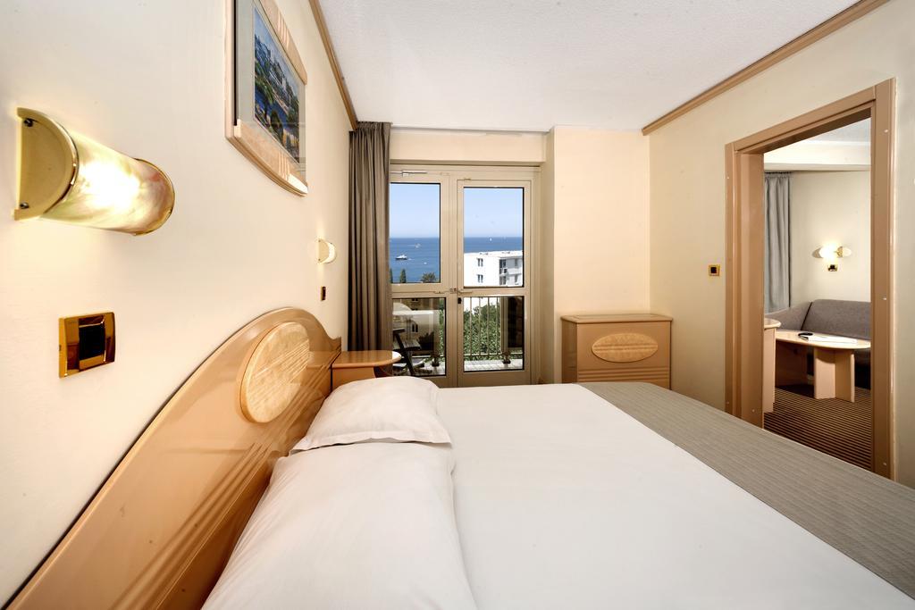 Suite with Balcony - Sea Side
