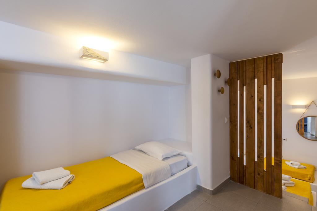 Semi Basement Apartment (4 Adults),1338163511:JPEG
