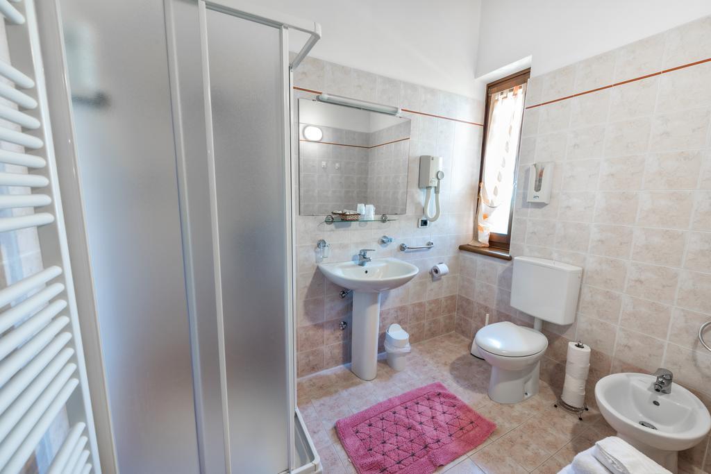 Deluxe Double or Twin Room Lake View