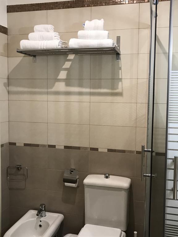 Quadruple Room Private Bathroom