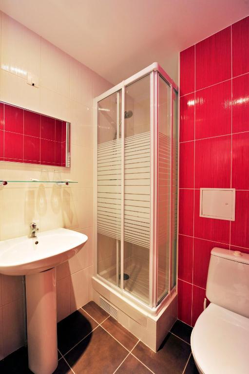 Single Room,192813235:JPEG